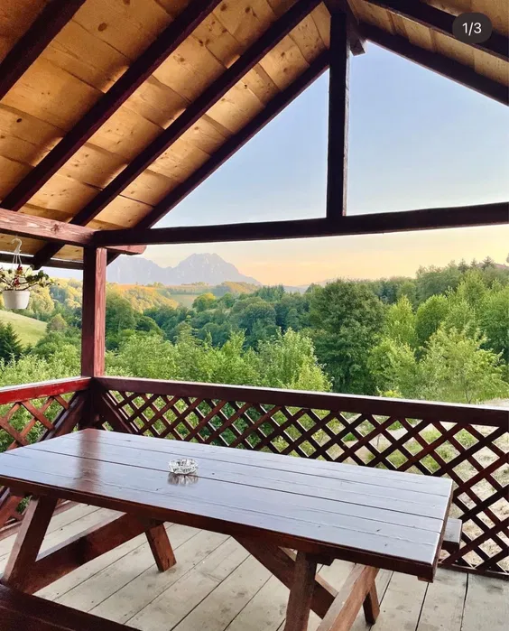 Cabana de inchiriat la munte cu ciubar Poiana Marului